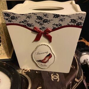 Elegant White and Red lace Decorative  tissue Box